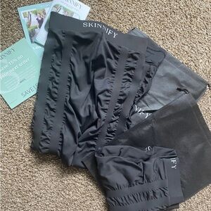 Skinnify Resistance Band Leggings - SMALL